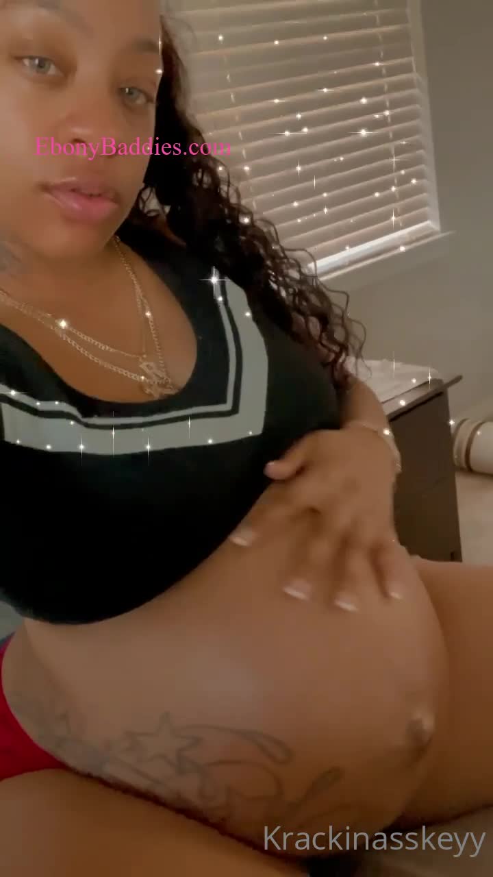 keykrackinass lightskin baddie big booty 1