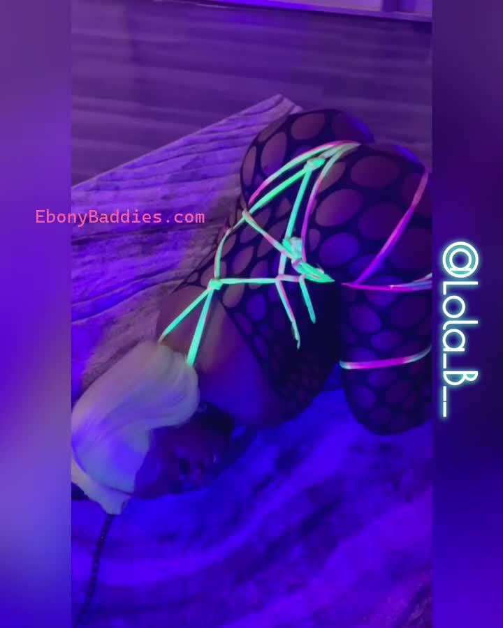 freespiritlolab being sexy and seductive twewrking and teasing 20