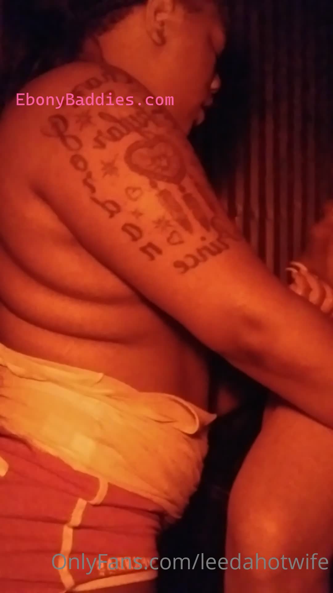 leedahotwife ebony hotwife shared with friends 8