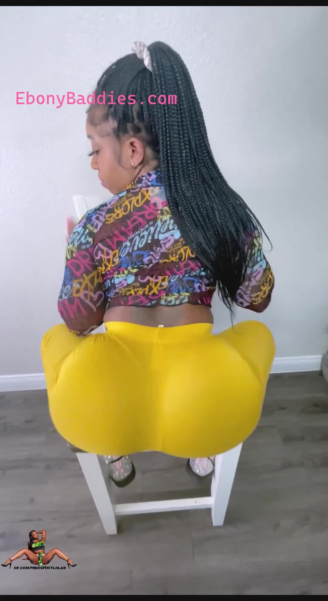 freespiritlolab being sexy and seductive twewrking and teasing 1