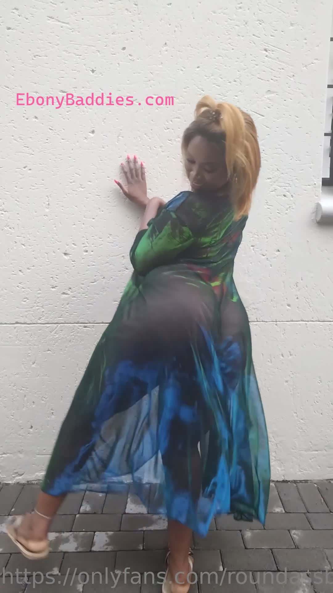 roundassbaby super big booty darkskin 15