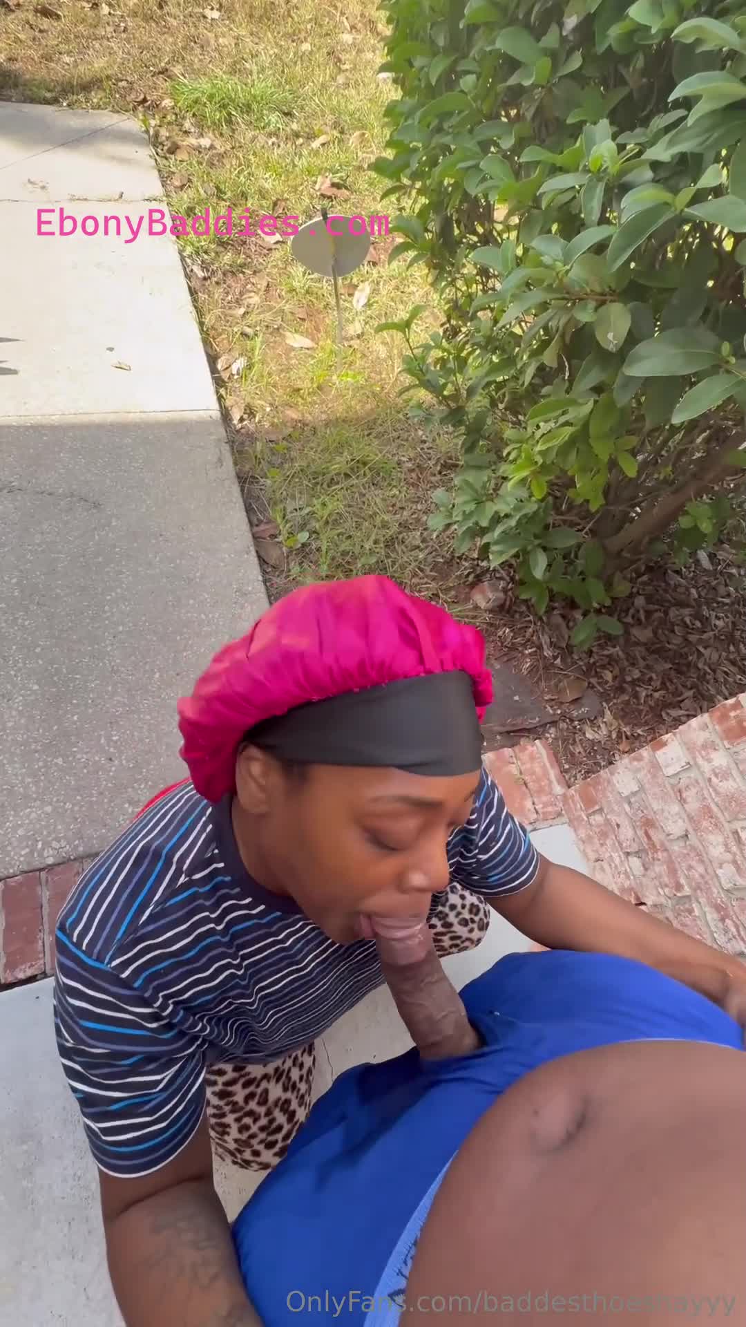 baddesthoeshayyy sucking dick outside she so freaky 3
