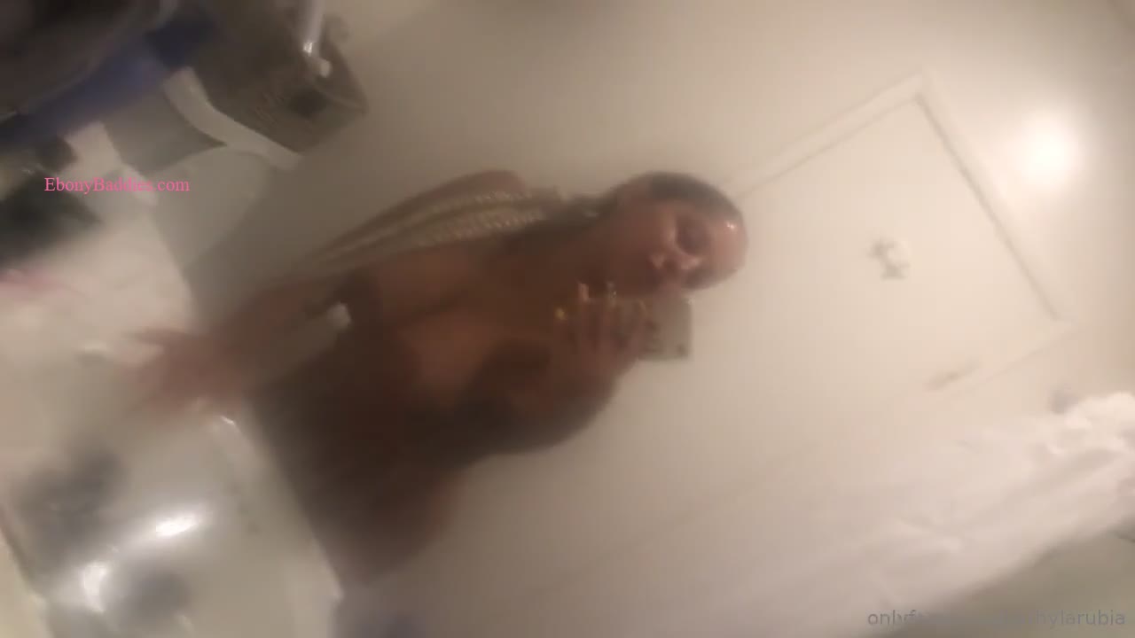 kathylarubia  2