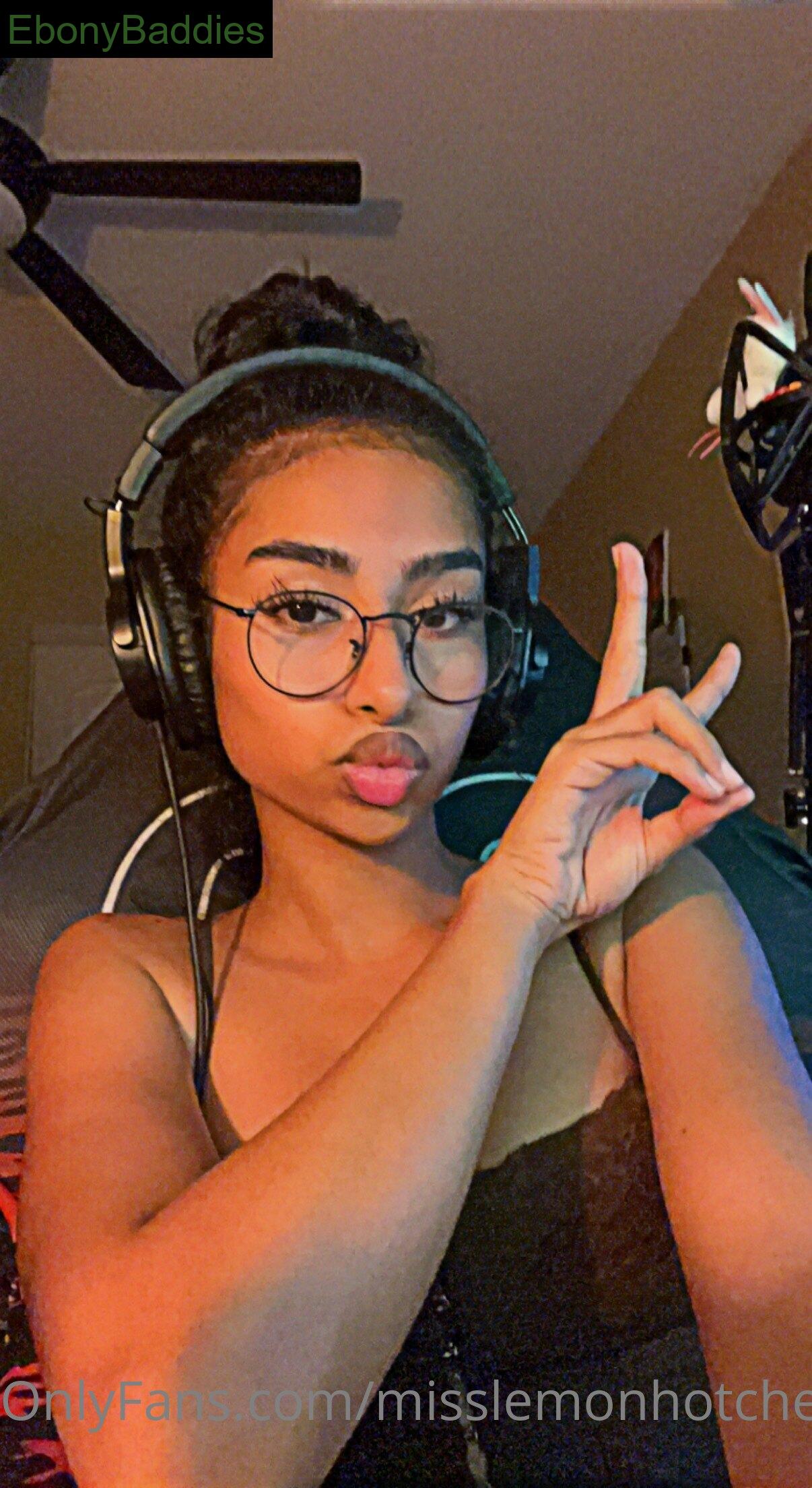 misslemonhotcheetoz ebony photo 4