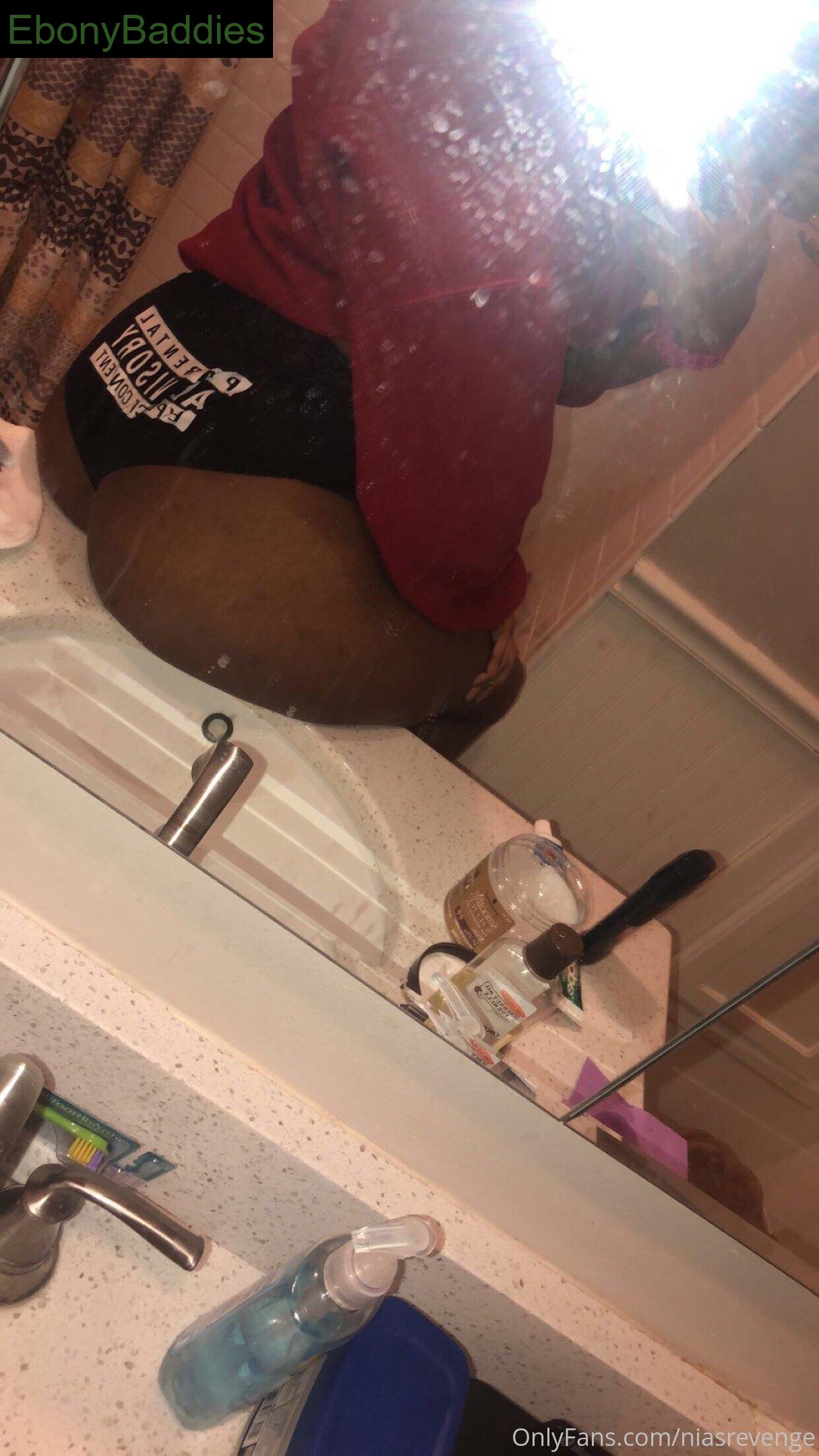 niasrevenge ebony photo 1