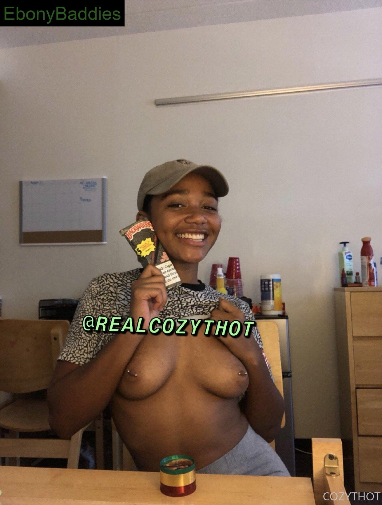 cozythot ebony photo 14