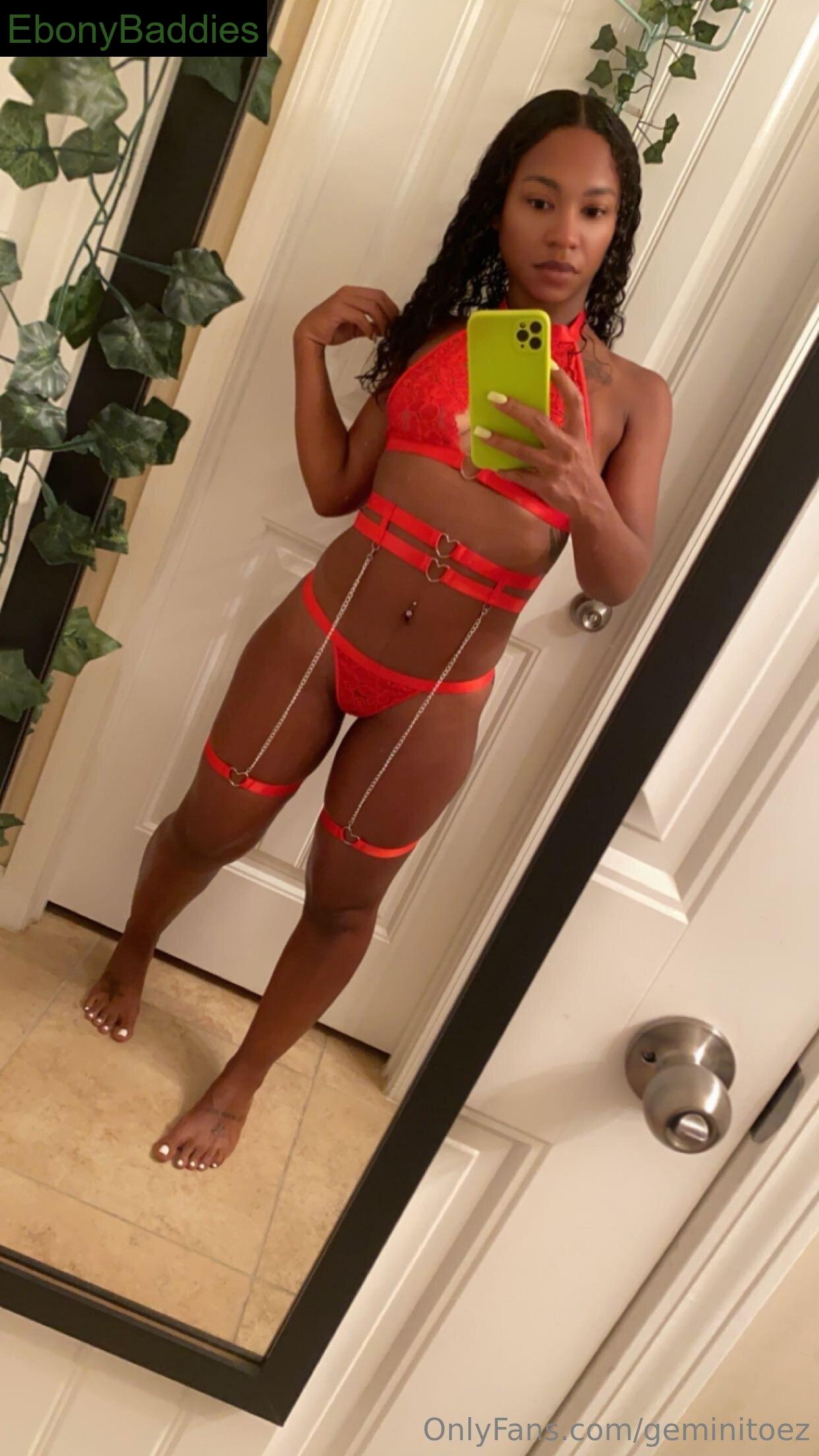 geminitoez ebony photo 3