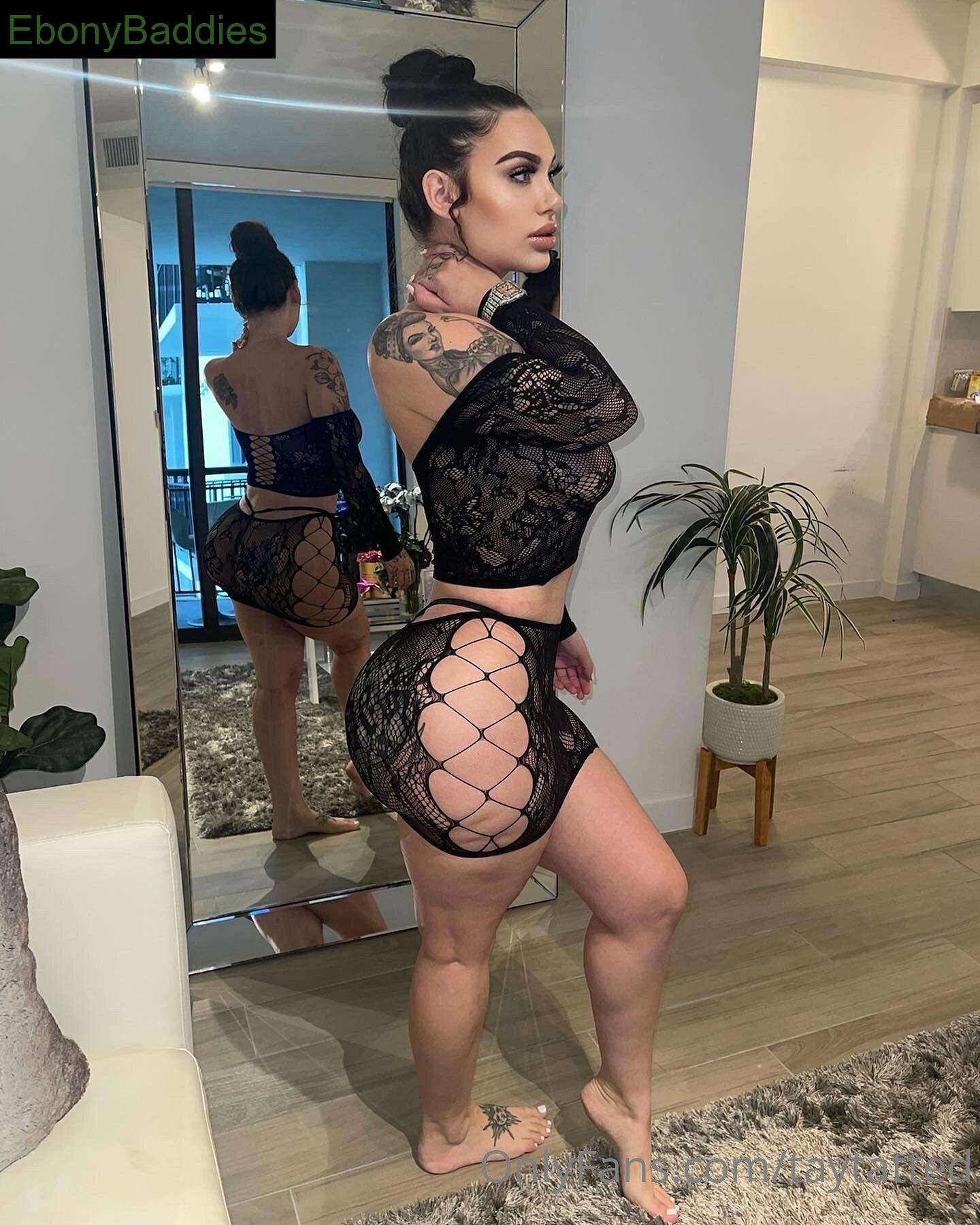taytatted ebony photo 8