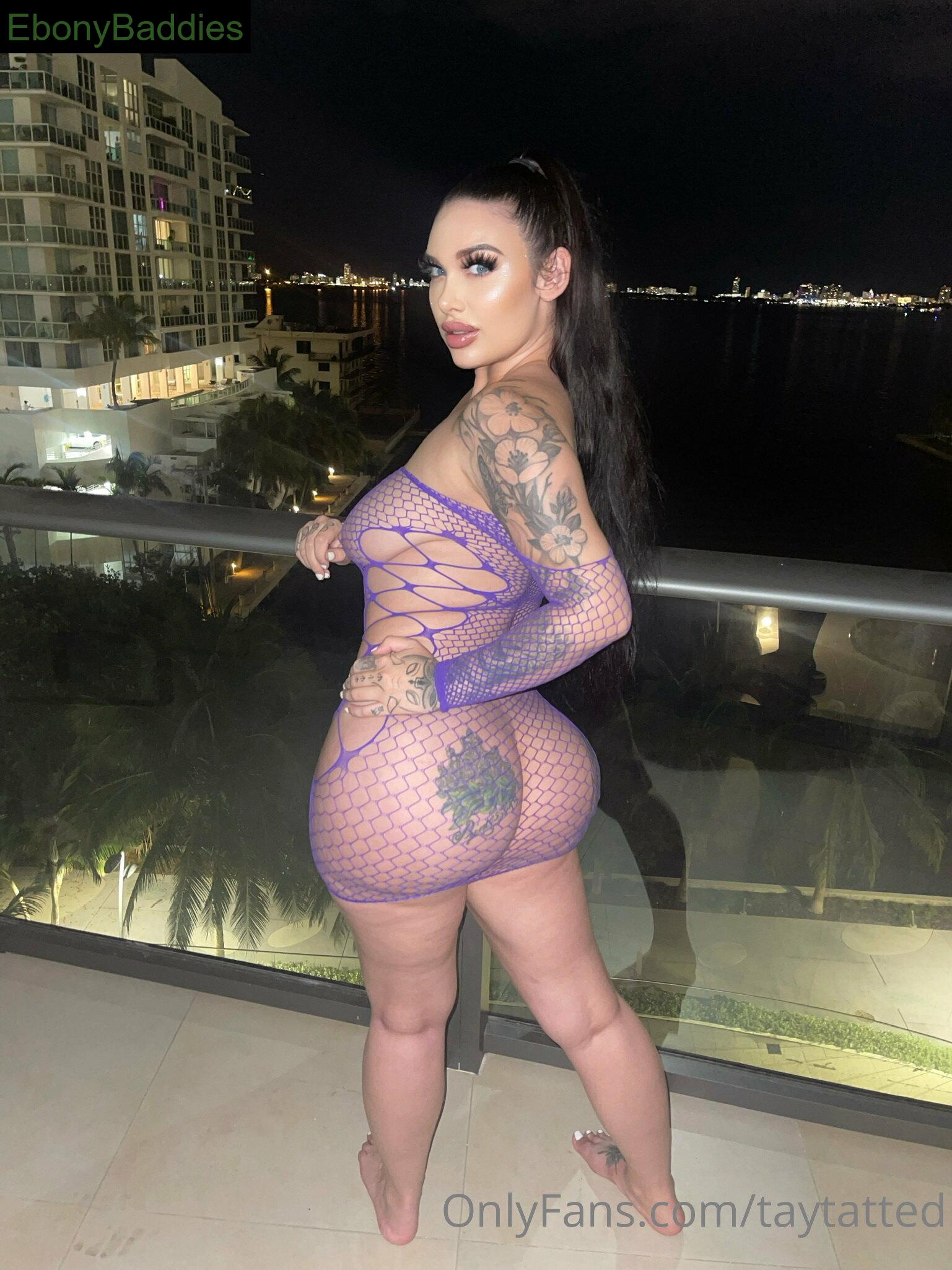 taytatted ebony photo 22