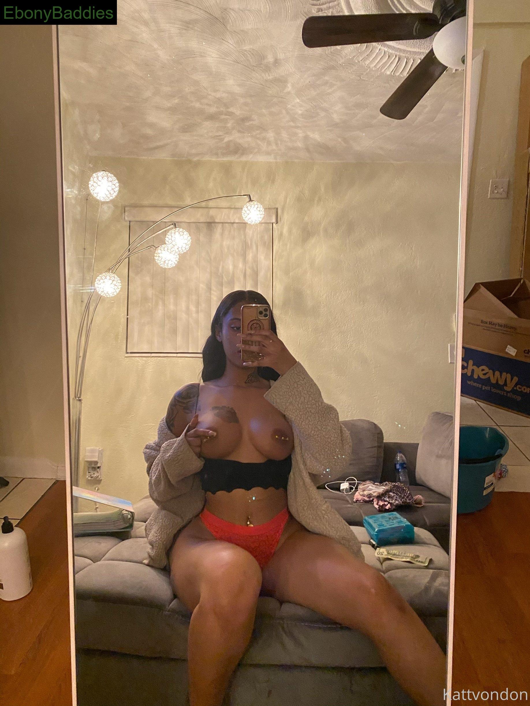 kattvondon ebony photo 5