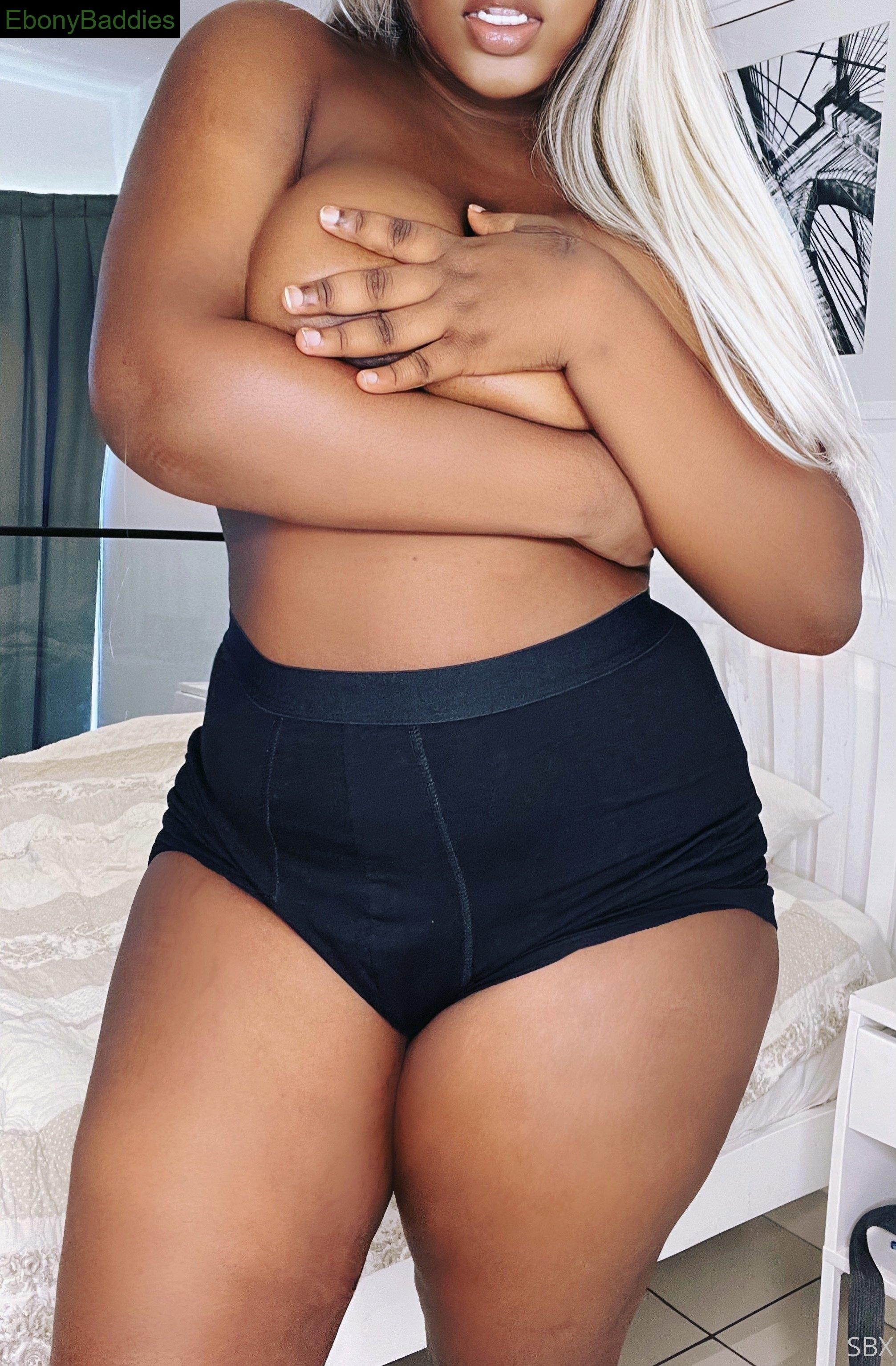 ava_siren ebony photo 2