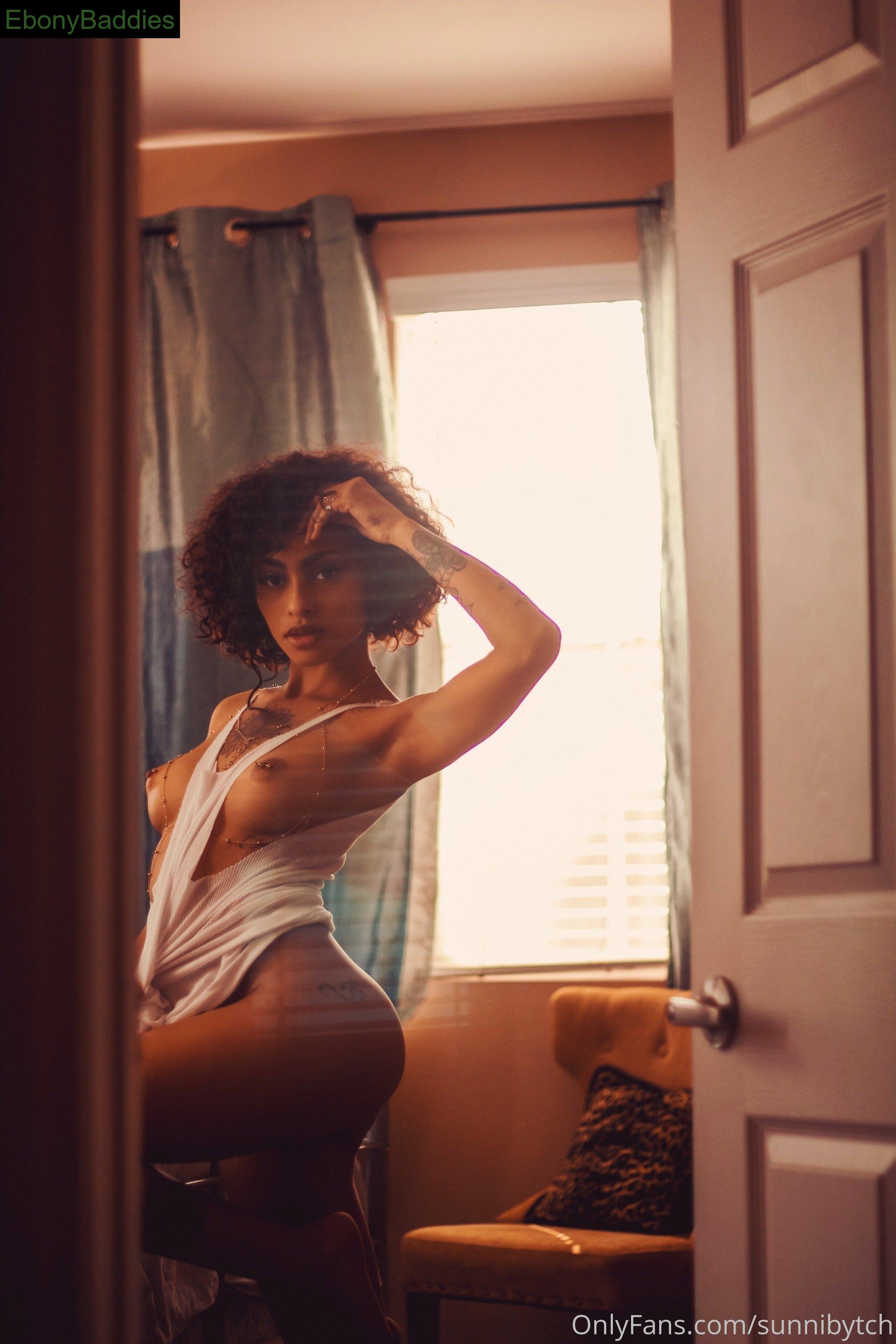 sunnibytch ebony photo 8
