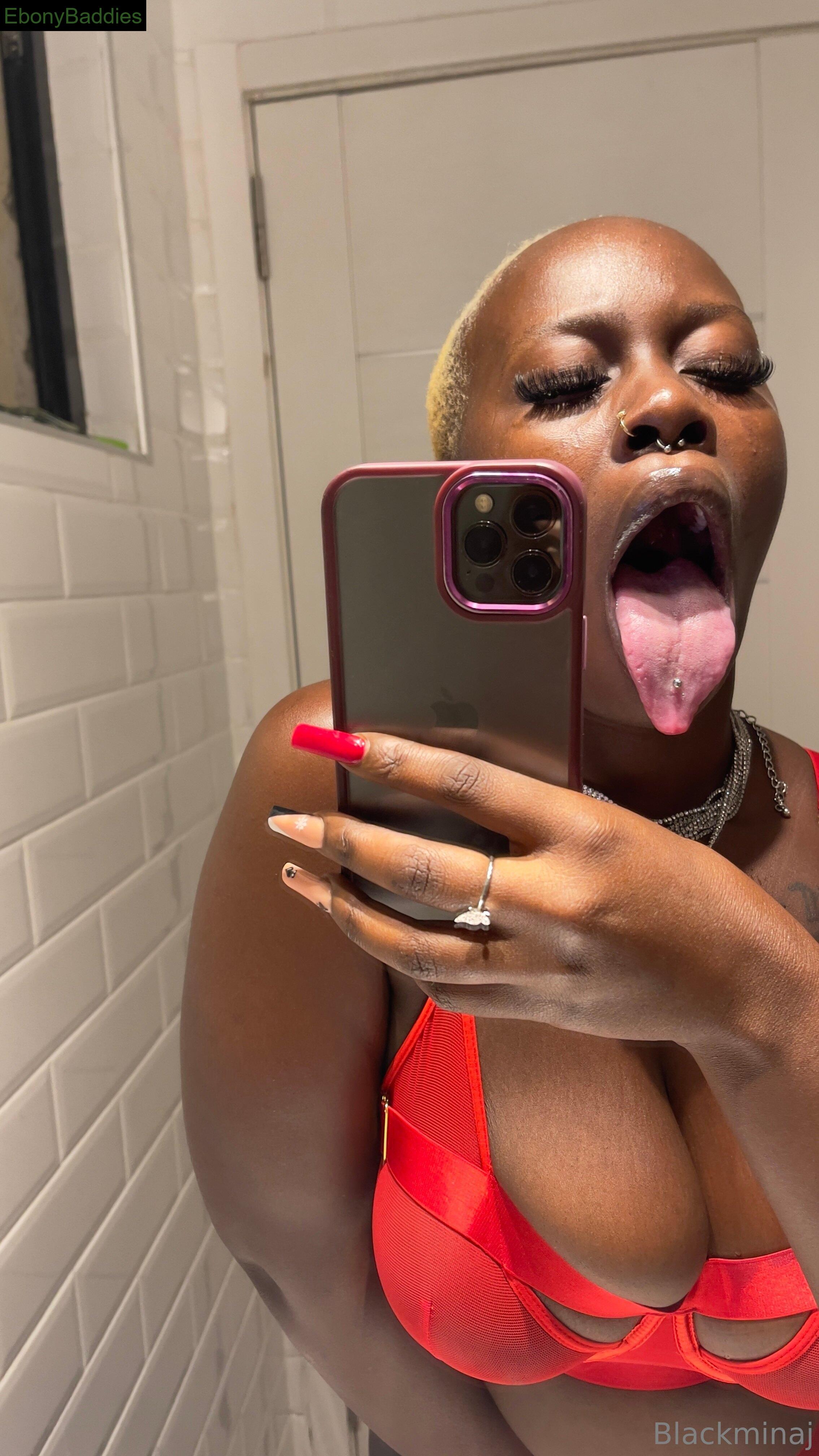 black-minaj ebony photo 19