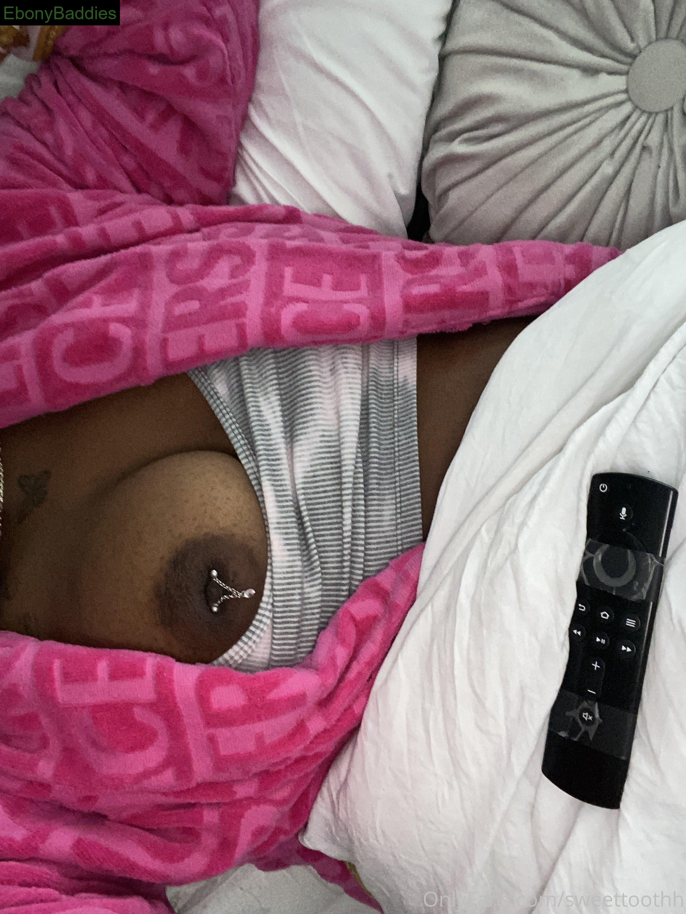 sweettoothh ebony photo 4
