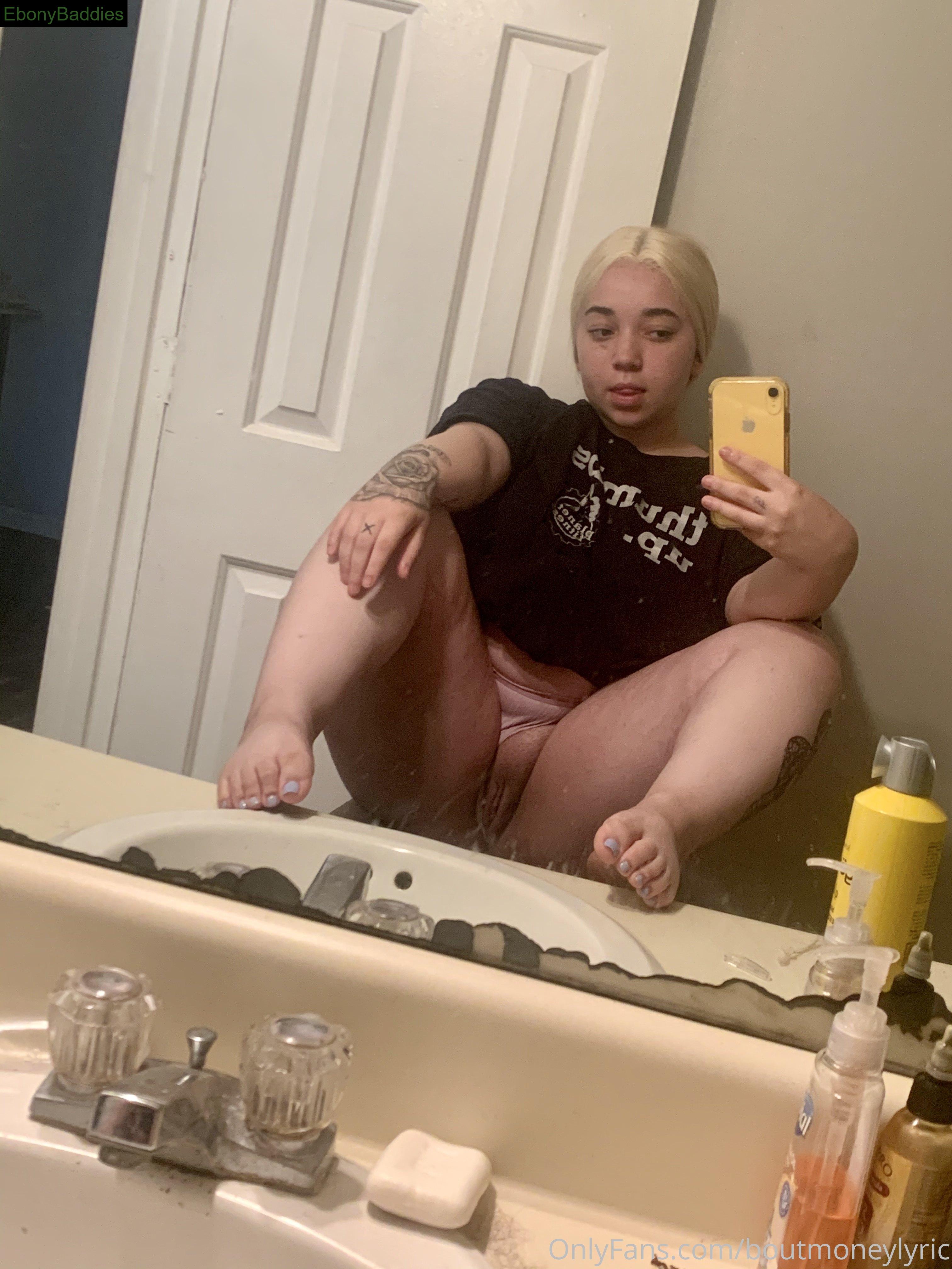 boutmoneylyric ebony photo 2