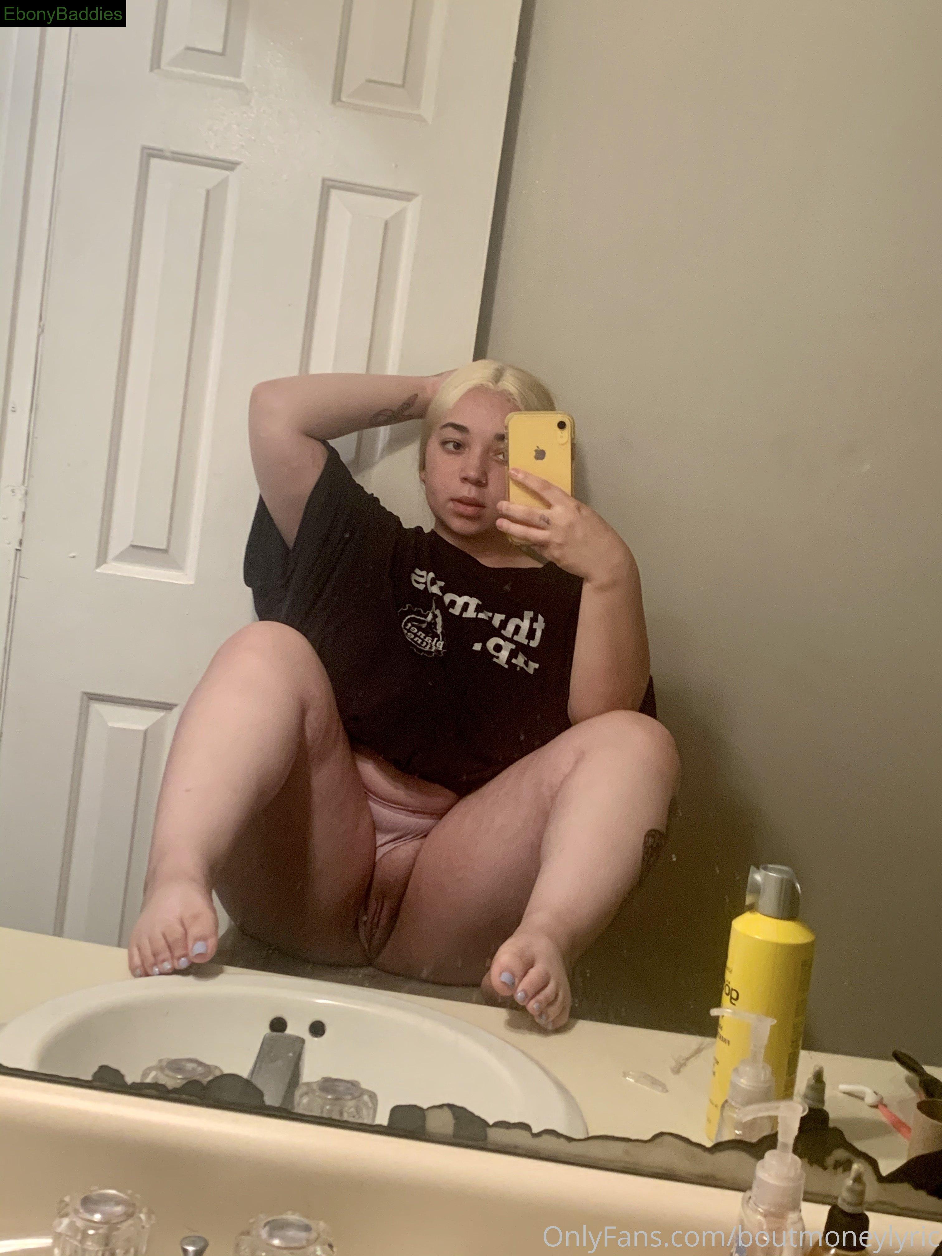 boutmoneylyric ebony photo 1
