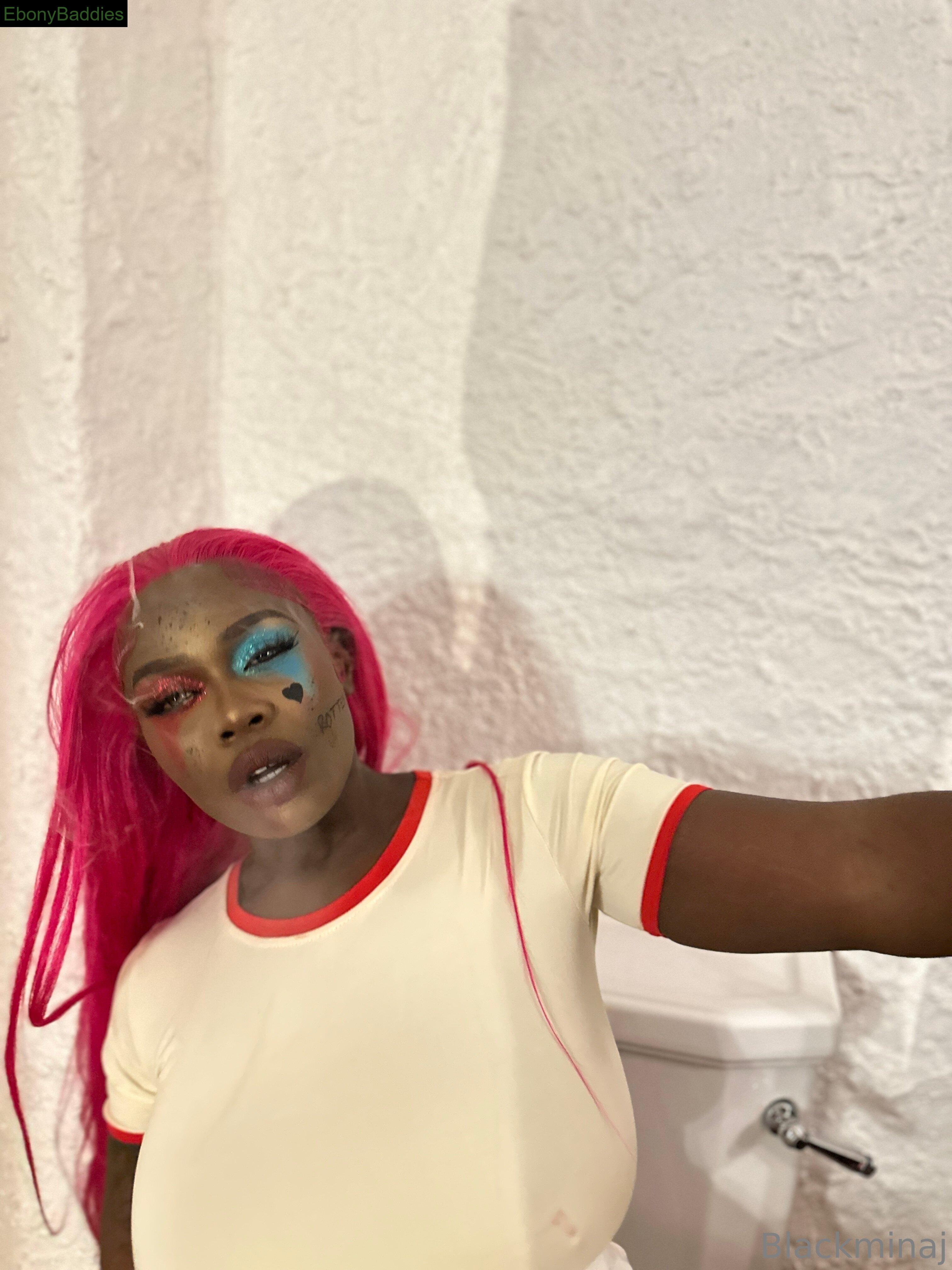 black-minaj ebony photo 18