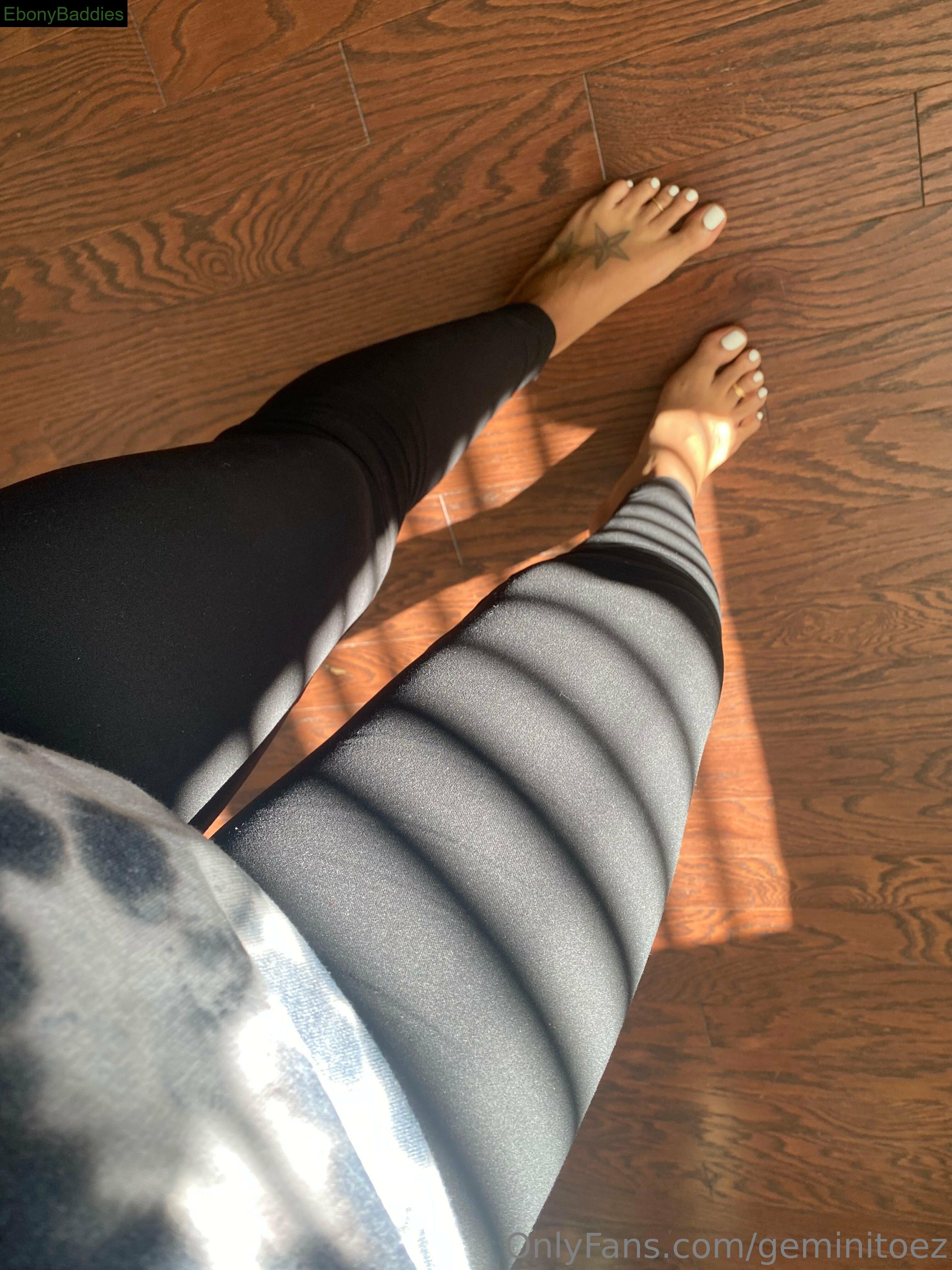 geminitoez ebony photo 2