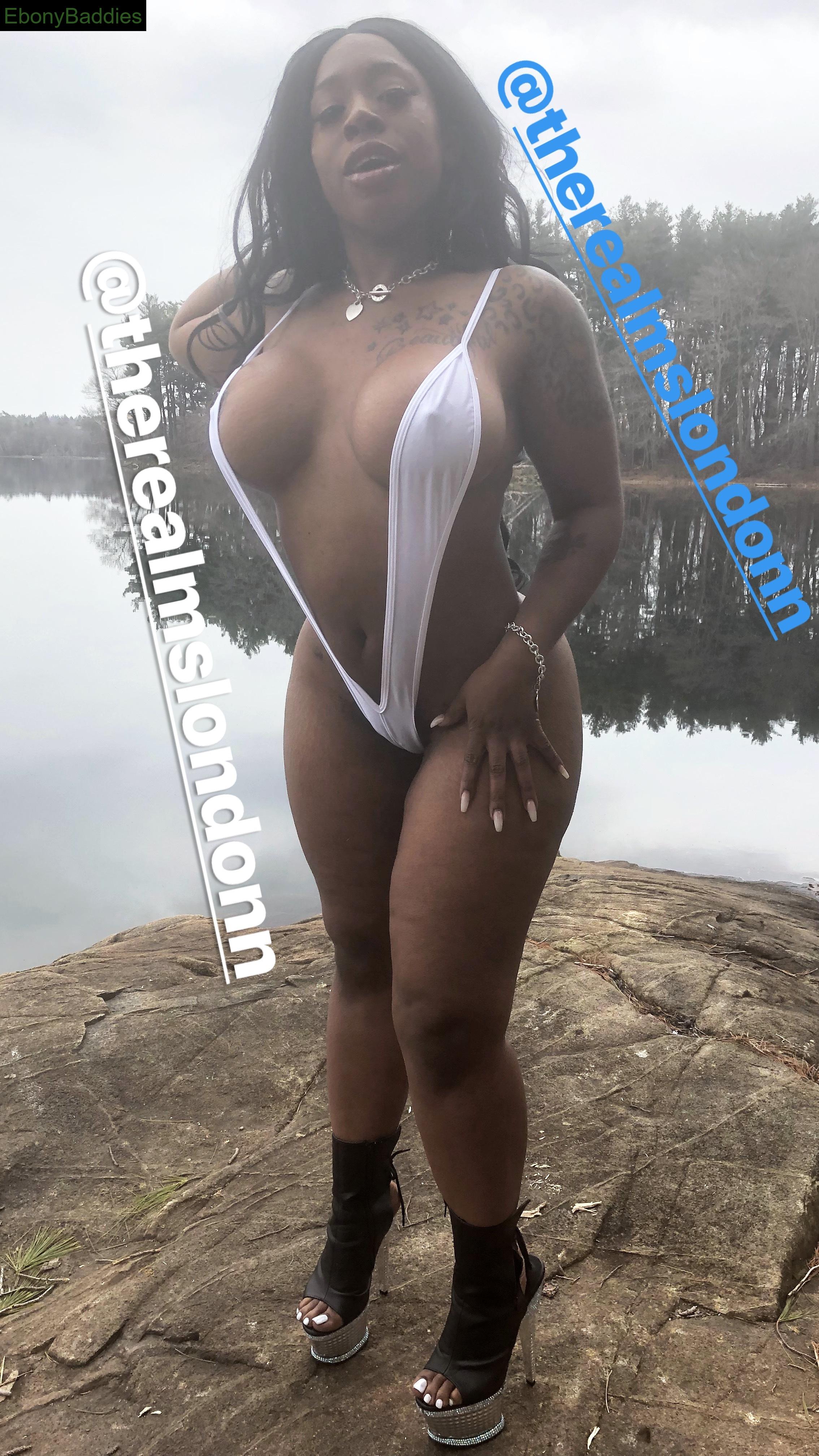 therealmslondon ebony photo 5